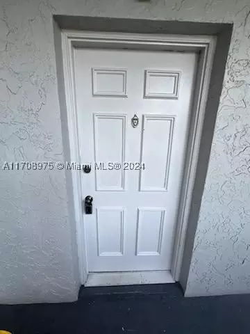 17255 SW 95th Ave #260, Palmetto Bay, FL 33157