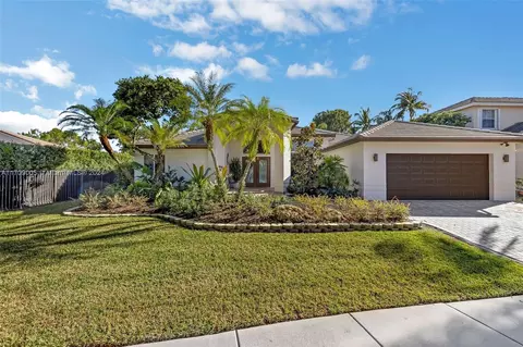 567 Stonemont Dr, Weston, FL 33326