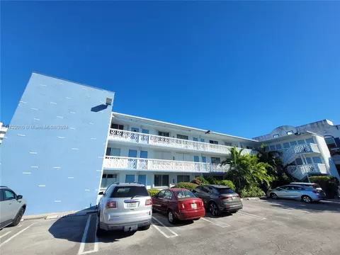 1120 102nd St #14, Bay Harbor Islands, FL 33154
