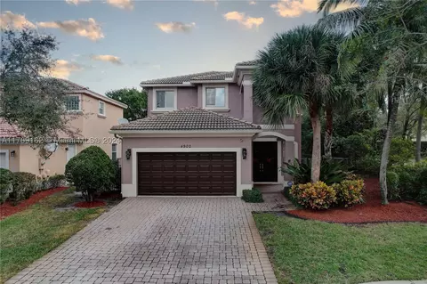 4902 Cypress Way, Coconut Creek, FL 33073
