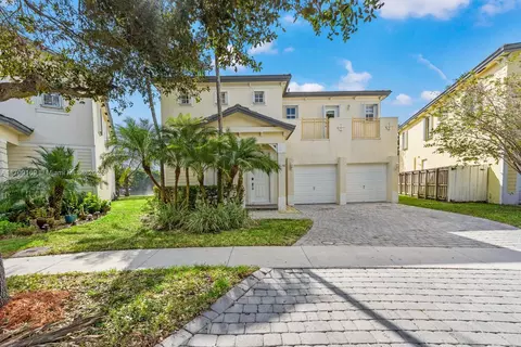 3130 NE 1st Dr, Homestead, FL 33033