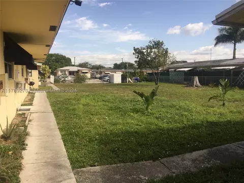 2456 Lincoln St, Hollywood, FL 33020