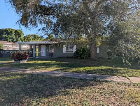 14035 Madison St, Miami, FL 33176