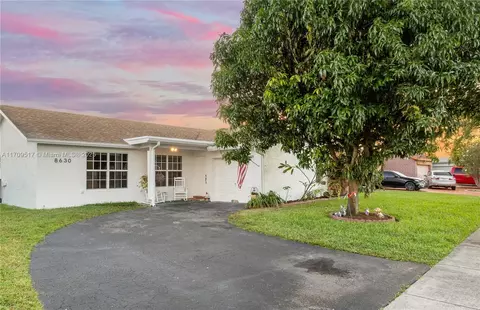 8630 NW 7th Ct, Pembroke Pines, FL 33024