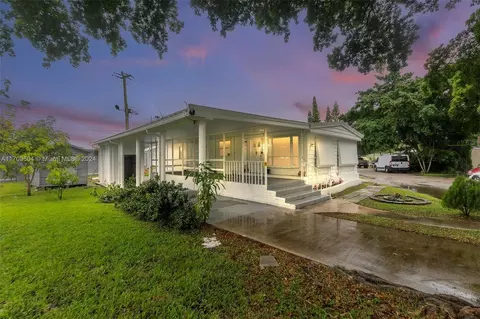 4804 SW 47th Ln, Davie, FL 33314
