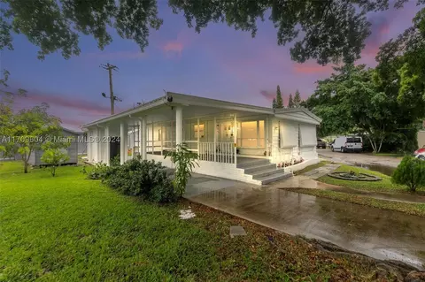 4804 SW 47th Ln, Davie, FL 33314