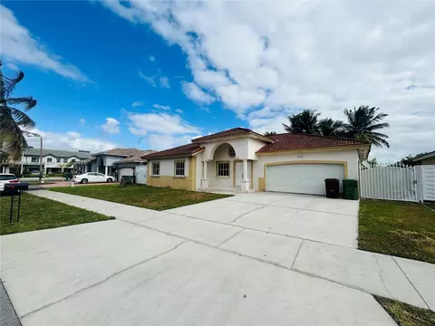 7169 W 4th Way, Hialeah, FL 33014 photo 2