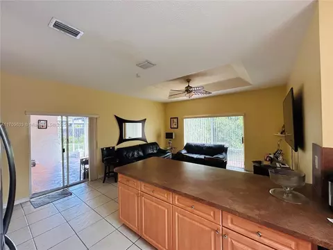 7169 W 4th Way, Hialeah, FL 33014 photo 6