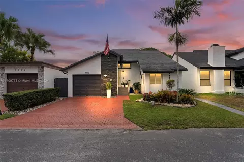 9552 SW 148th Ave Cir, Miami, FL 33196