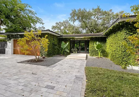 264 E Shore Dr, Miami, FL 33133