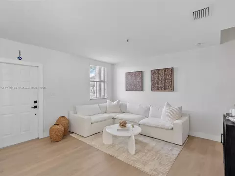 8001 W 36th Ave #5, Hialeah, FL 33018 photo 9