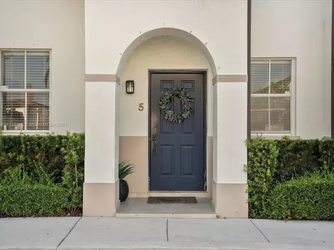 8001 W 36th Ave #5, Hialeah, FL 33018 photo 3