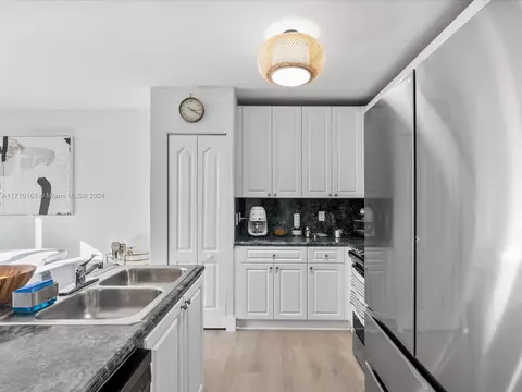 8001 W 36th Ave #5, Hialeah, FL 33018 photo 20