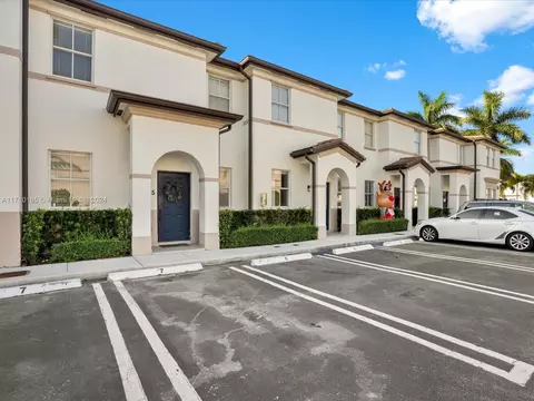 8001 W 36th Ave #5, Hialeah, FL 33018 photo 2