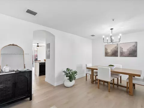 8001 W 36th Ave #5, Hialeah, FL 33018 photo 4