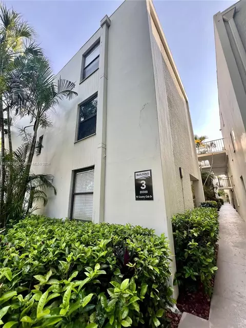 20300 W Country Club Dr #106-3, Aventura, FL 33180