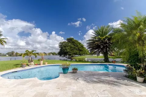 431 NW 96th Ave, Pembroke Pines, FL 33024