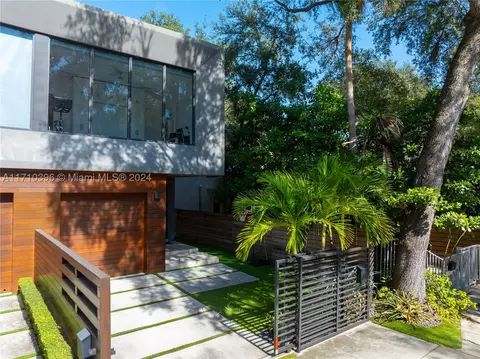 2975 Jackson Ave #2975, Miami, FL 33133