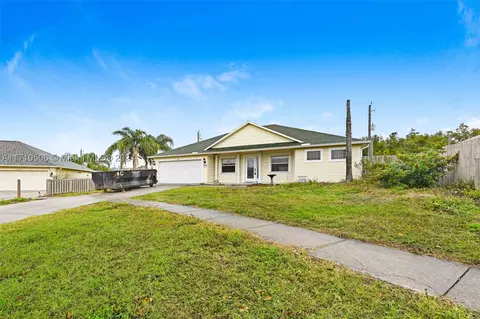 2966 Brandywine Cir, Titusville, FL 32796