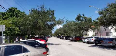 1275 Marseille Dr #42, Miami Beach, FL 33141