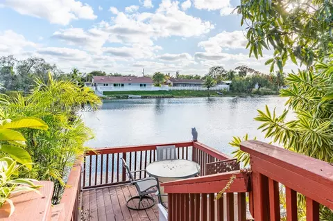 13750 Kendale Lakes Dr, Miami, FL 33183