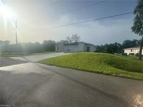 47374739 14th St SW, Lehigh Acres, FL 33973