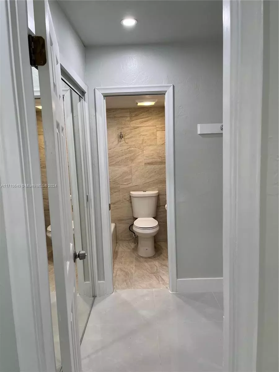 Entry Way - 15888 SW 95th Ave #305, Miami, FL 33157 photo 2 of 3