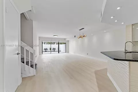 3501 Magellan Cir #638, Aventura, FL 33180