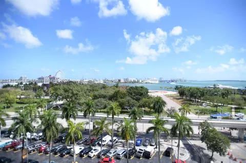 50 Biscayne Blvd #811, Miami, FL 33132