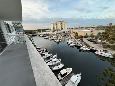 13155 Ixora Ct #712, North Miami, FL 33181