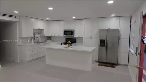 13455 SW 9th Ct #113J, Pembroke Pines, FL 33027