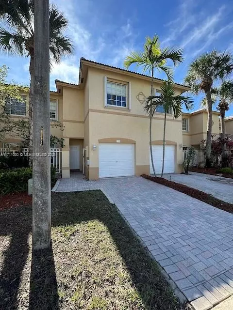 725 NW 170th Ter #725, Pembroke Pines, FL 33028