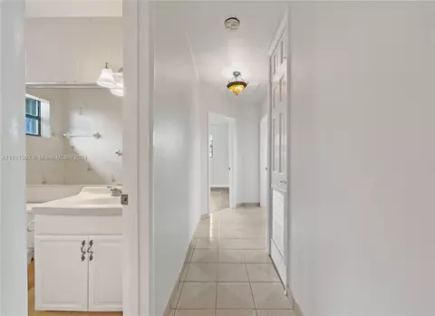 5451 W 7th Ave, Hialeah, FL 33012 photo 12