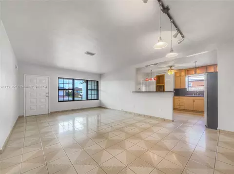 5451 W 7th Ave, Hialeah, FL 33012 photo 3
