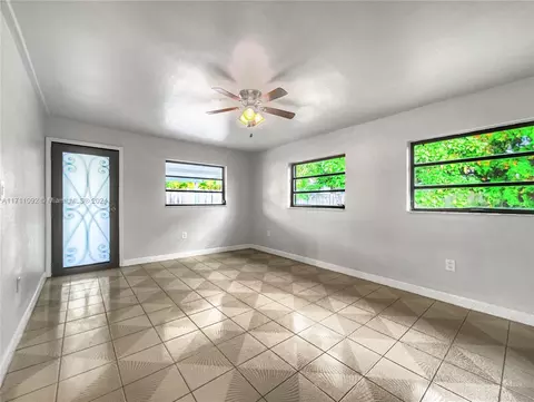 5451 W 7th Ave, Hialeah, FL 33012 photo 10