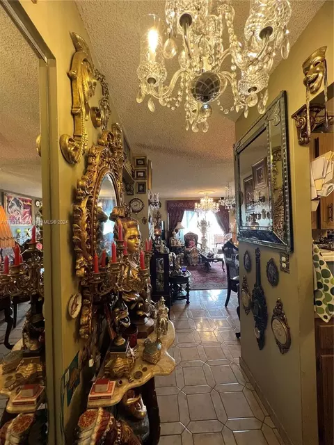 5280 NW 7th St #503, Miami, FL 33126