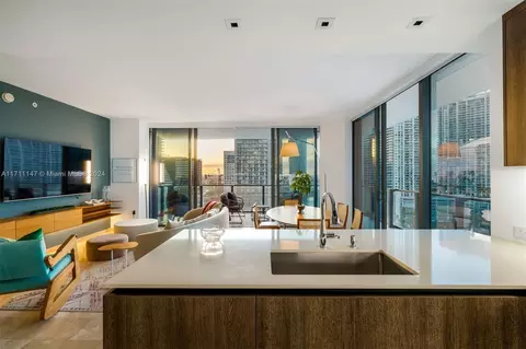 Kitchen - 68 SE 6th St #1112, Miami, FL 33131 photo 3 of 4