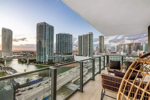 68 SE 6th St #1112, Miami, FL 33131
