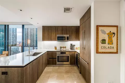 Kitchen - 68 SE 6th St #1112, Miami, FL 33131 photo 2 of 4