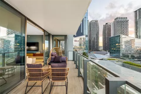 Exterior - 68 SE 6th St #1112, Miami, FL 33131 photo 1 of 2