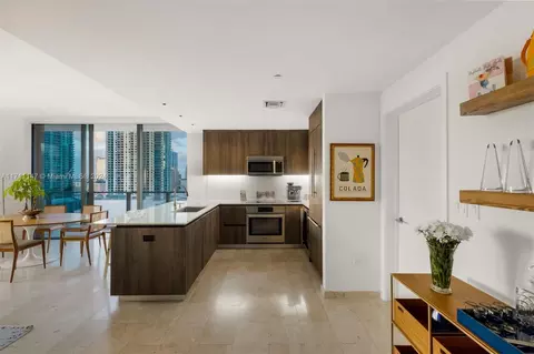 Kitchen - 68 SE 6th St #1112, Miami, FL 33131 photo 1 of 4