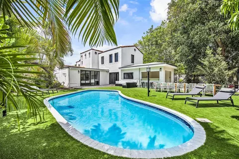 577 NW 120th St, Miami, FL 33168