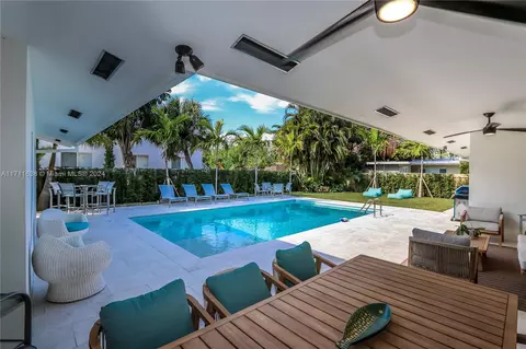 712 S 10th Ave, Hollywood, FL 33019
