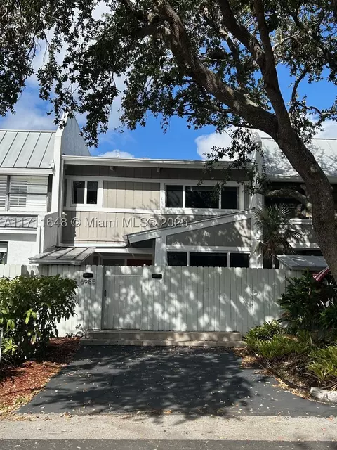 6985 SW 53rd Ln, Miami, FL 33155