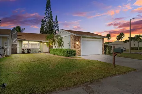 1350 Pelican Ct, Homestead, FL 33035