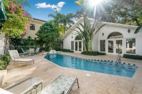 4049 Ensenada Ave, Miami, FL 33133