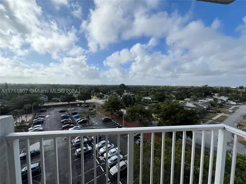 1200 NE Miami Gardens Dr #805W, Miami, FL 33179