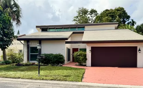1670 Riverwood Ln, Coral Springs, FL 33071