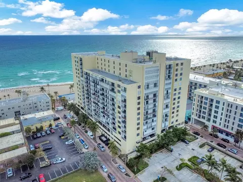 322 Buchanan St #1008, Hollywood, FL 33019