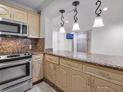 241 W 33rd St, Hialeah, FL 33012 photo 17